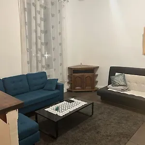 Appartement Superbe Avec Parking Gratuit, Vaulx-en-Velin