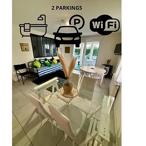 Appartement 3 Chambres, Metro Tram A 50 M, Double Parking Prive !, Vaulx-en-Velin